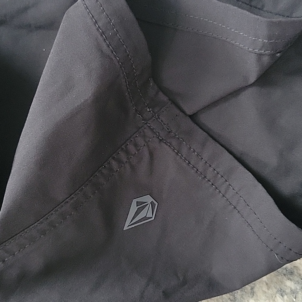 Volcom Shorts - Picture 9 of 12